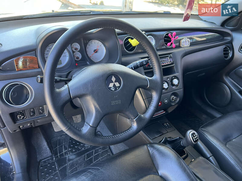 Внедорожник / Кроссовер Mitsubishi Outlander 2008 в Вараше