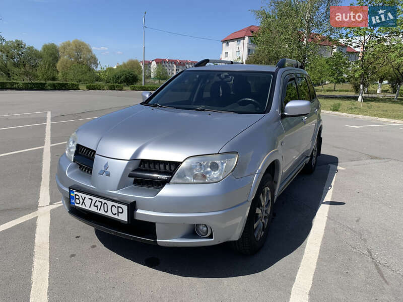 Внедорожник / Кроссовер Mitsubishi Outlander 2007 в 