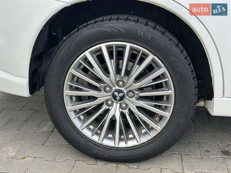 Позашляховик / Кросовер Mitsubishi Outlander 2021 в Чернівцях