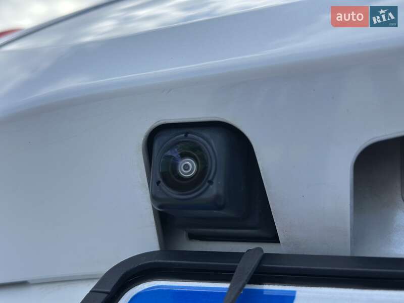 Позашляховик / Кросовер Mitsubishi Outlander 2021 в Чернівцях