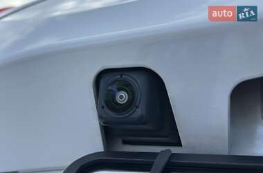 Позашляховик / Кросовер Mitsubishi Outlander 2021 в 