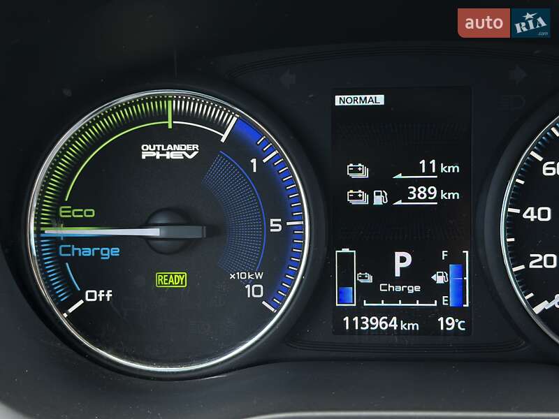 Позашляховик / Кросовер Mitsubishi Outlander 2021 в Чернівцях