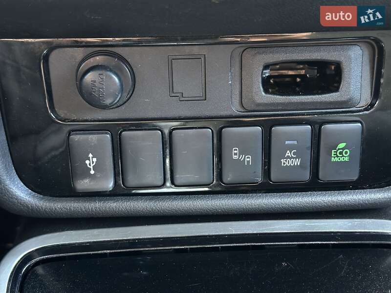 Позашляховик / Кросовер Mitsubishi Outlander 2021 в Чернівцях