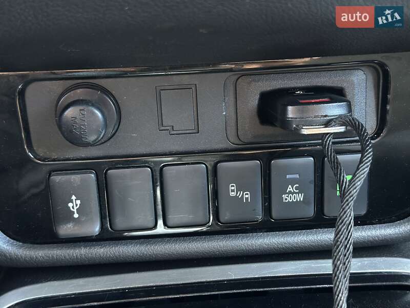 Позашляховик / Кросовер Mitsubishi Outlander 2021 в Чернівцях