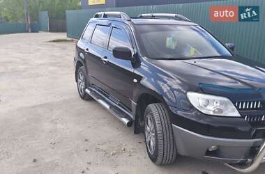 Внедорожник / Кроссовер Mitsubishi Outlander 2005 в 