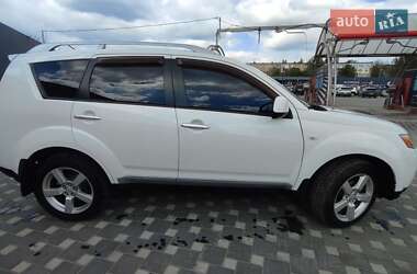 Внедорожник / Кроссовер Mitsubishi Outlander 2008 в 
