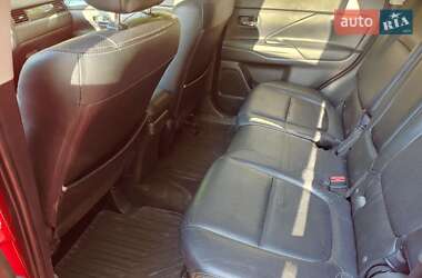 Внедорожник / Кроссовер Mitsubishi Outlander 2015 в Киеве