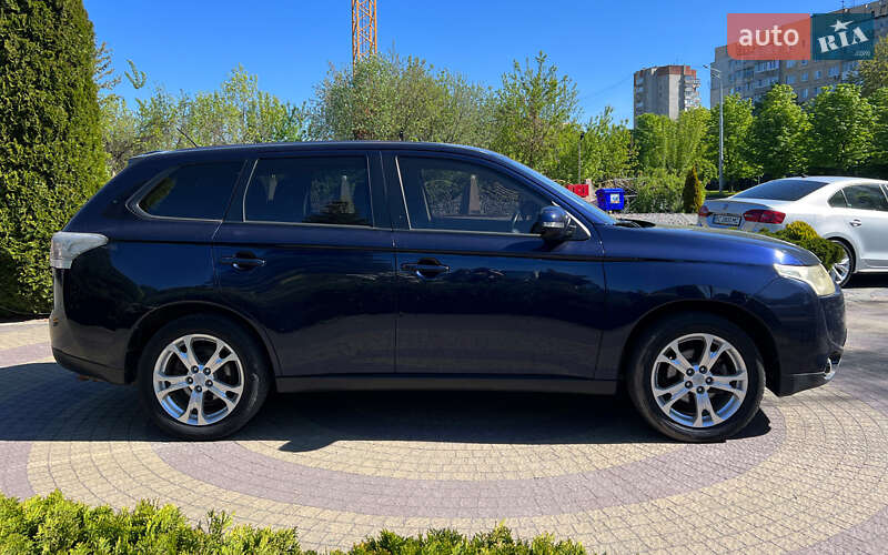 Позашляховик / Кросовер Mitsubishi Outlander 2013 в Львові