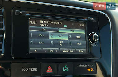 Внедорожник / Кроссовер Mitsubishi Outlander 2013 в 