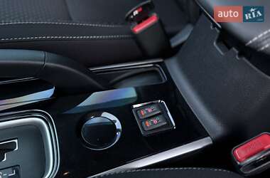 Позашляховик / Кросовер Mitsubishi Outlander 2021 в 