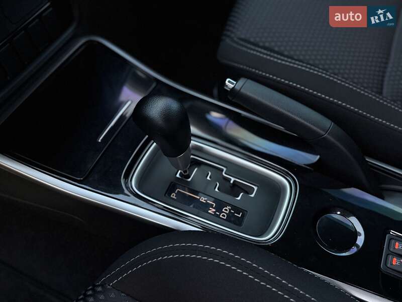Позашляховик / Кросовер Mitsubishi Outlander 2021 в Кропивницькому