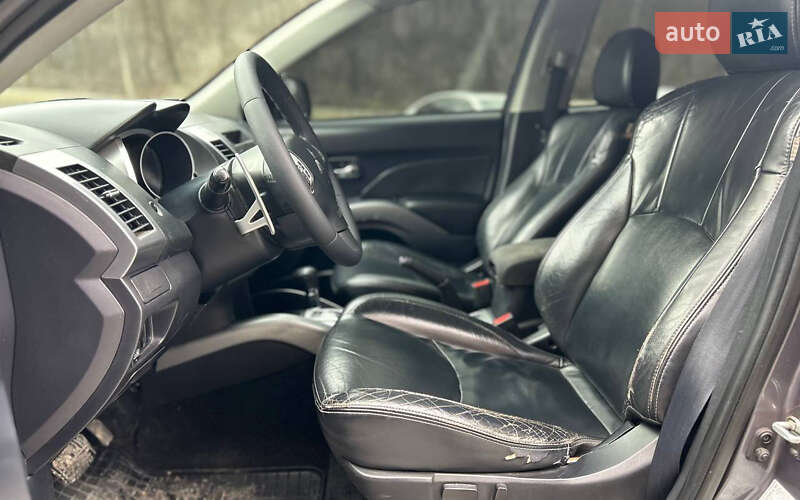 Внедорожник / Кроссовер Mitsubishi Outlander 2008 в Черновцах