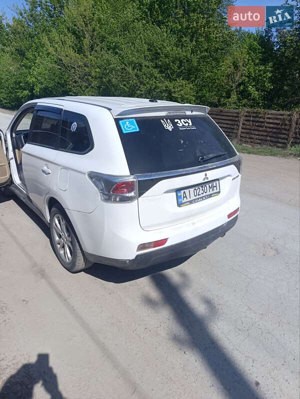 Позашляховик / Кросовер Mitsubishi Outlander 2013 в Білій Церкві