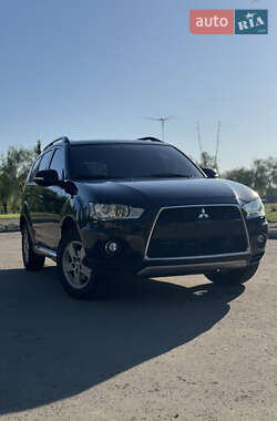 Внедорожник / Кроссовер Mitsubishi Outlander 2011 в Запорожье