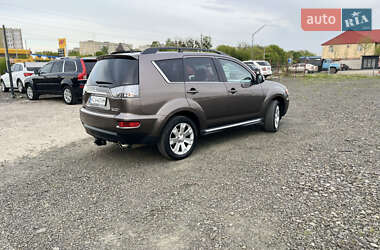 Внедорожник / Кроссовер Mitsubishi Outlander 2011 в 