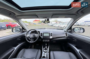 Внедорожник / Кроссовер Mitsubishi Outlander 2011 в 