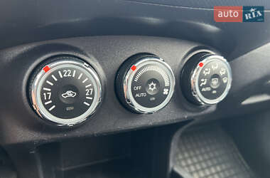 Внедорожник / Кроссовер Mitsubishi Outlander 2011 в 