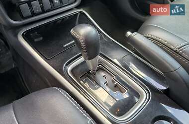 Внедорожник / Кроссовер Mitsubishi Outlander 2018 в 