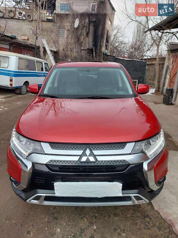 Позашляховик / Кросовер Mitsubishi Outlander 2019 в Миколаєві