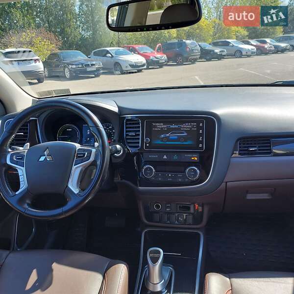 Внедорожник / Кроссовер Mitsubishi Outlander 2017 в Кривом Роге