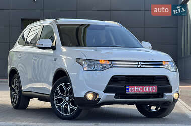 Позашляховик / Кросовер Mitsubishi Outlander 2015 в Дрогобичі