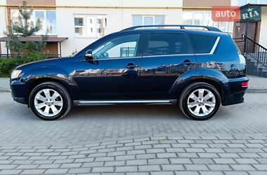 Внедорожник / Кроссовер Mitsubishi Outlander 2011 в 
