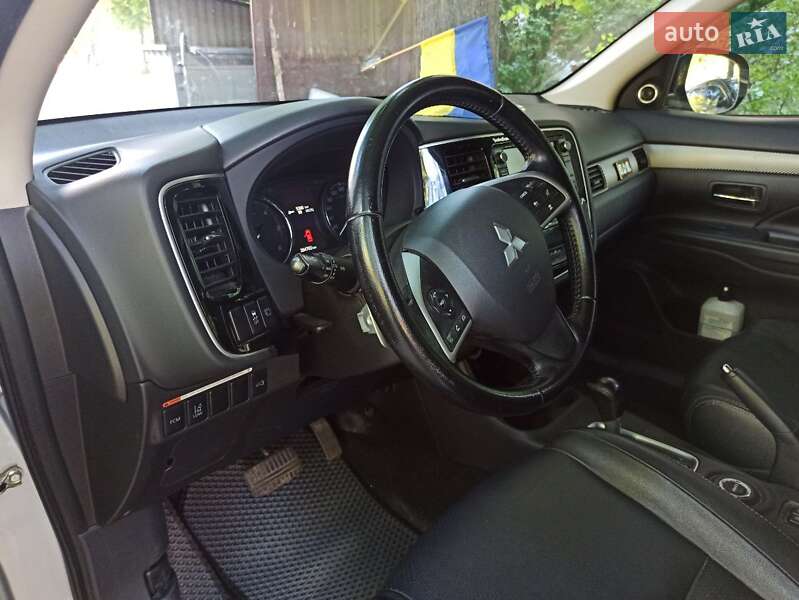 Позашляховик / Кросовер Mitsubishi Outlander 2014 в Києві фото 19 Позашляховик / Кросовер Mitsubishi Outlander 2014 в Києві