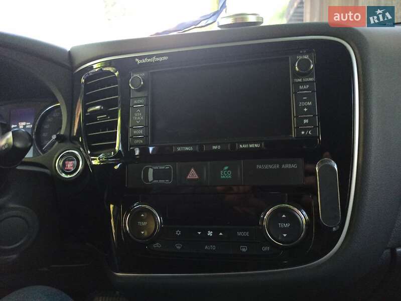 Позашляховик / Кросовер Mitsubishi Outlander 2014 в Києві фото 23 Позашляховик / Кросовер Mitsubishi Outlander 2014 в Києві