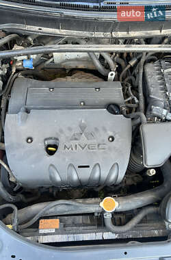 Внедорожник / Кроссовер Mitsubishi Outlander 2008 в 