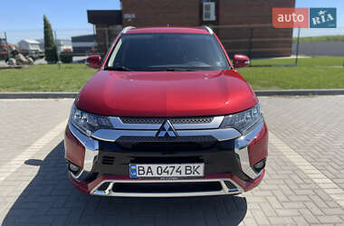 Позашляховик / Кросовер Mitsubishi Outlander 2016 в Кропивницькому
