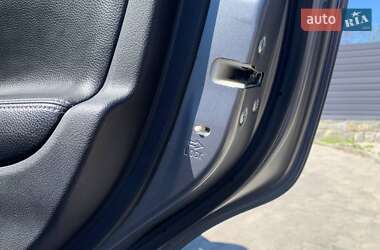 Внедорожник / Кроссовер Mitsubishi Outlander 2014 в 