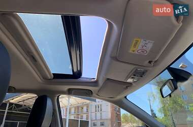 Внедорожник / Кроссовер Mitsubishi Outlander 2014 в 