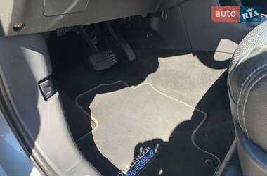 Внедорожник / Кроссовер Mitsubishi Outlander 2014 в 