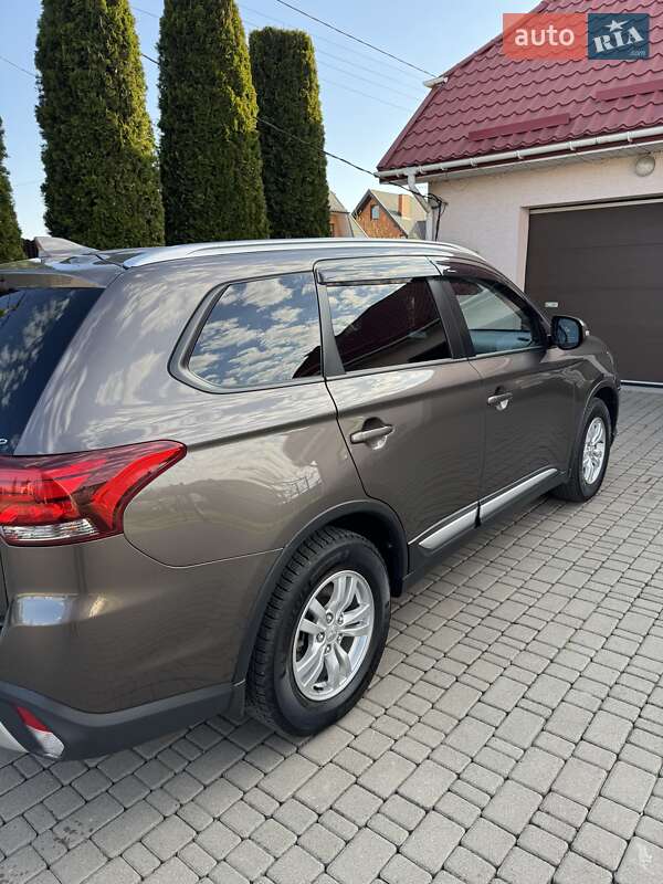 Внедорожник / Кроссовер Mitsubishi Outlander 2019 в Луцке