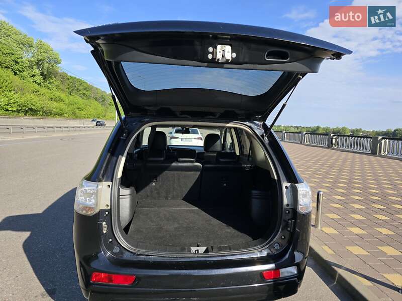 Позашляховик / Кросовер Mitsubishi Outlander 2014 в Києві фото 12 Позашляховик / Кросовер Mitsubishi Outlander 2014 в Києві