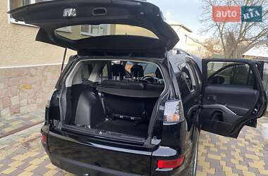 Позашляховик / Кросовер Mitsubishi Outlander 2010 в 