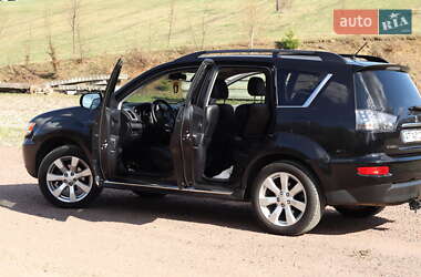 Позашляховик / Кросовер Mitsubishi Outlander 2010 в 