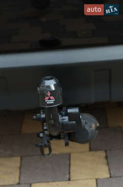 Позашляховик / Кросовер Mitsubishi Outlander 2010 в 