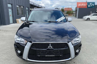 Внедорожник / Кроссовер Mitsubishi Outlander 2011 в 