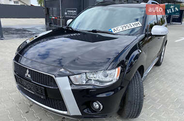 Внедорожник / Кроссовер Mitsubishi Outlander 2011 в 