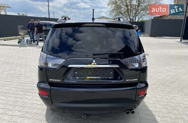 Внедорожник / Кроссовер Mitsubishi Outlander 2011 в 
