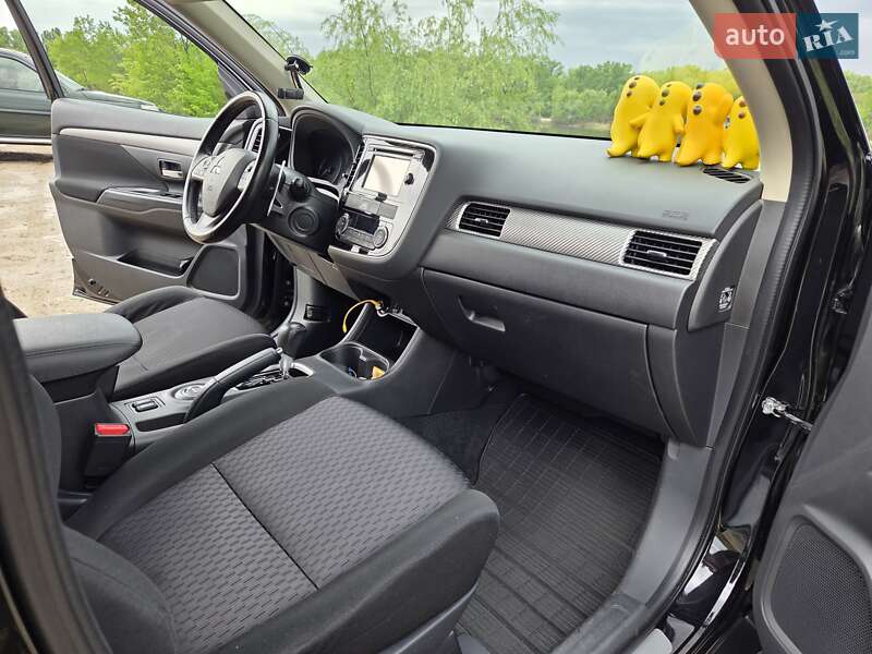 Внедорожник / Кроссовер Mitsubishi Outlander 2013 в Киеве