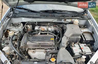 Внедорожник / Кроссовер Mitsubishi Outlander 2003 в 