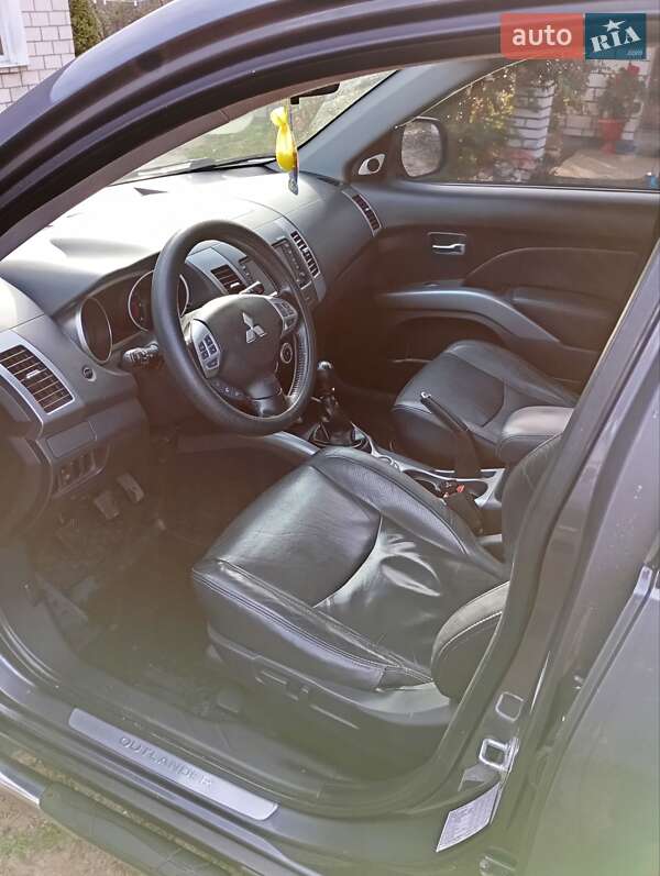 Позашляховик / Кросовер Mitsubishi Outlander 2008 в Маневичах