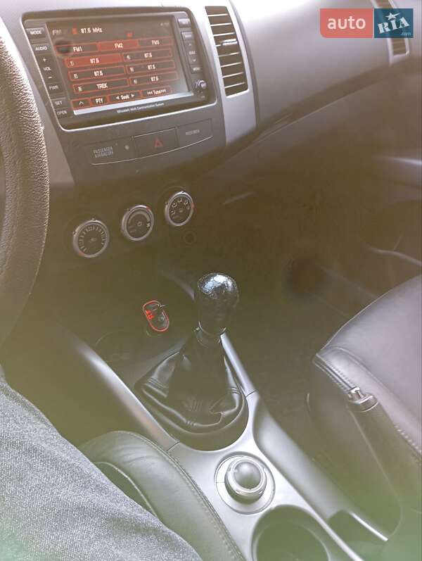 Позашляховик / Кросовер Mitsubishi Outlander 2008 в Маневичах
