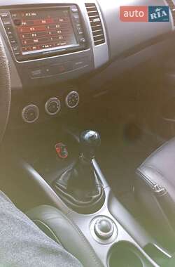 Внедорожник / Кроссовер Mitsubishi Outlander 2008 в 