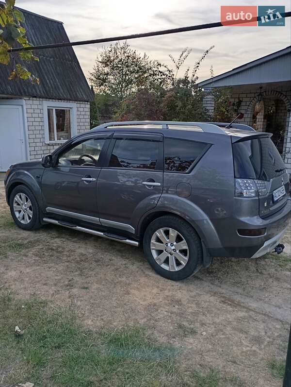 Позашляховик / Кросовер Mitsubishi Outlander 2008 в Маневичах