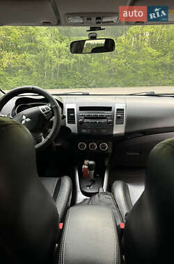 Позашляховик / Кросовер Mitsubishi Outlander 2007 в 