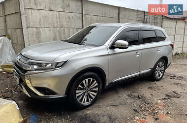 Внедорожник / Кроссовер Mitsubishi Outlander 2019 в Харькове