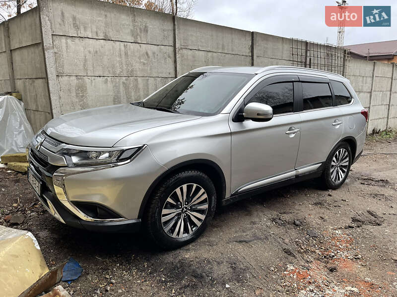 Mitsubishi Outlander 2019